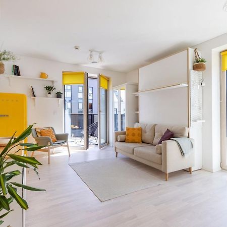 Yellow Studio Paupys Apartment วิลนีอุส ภายนอก รูปภาพ