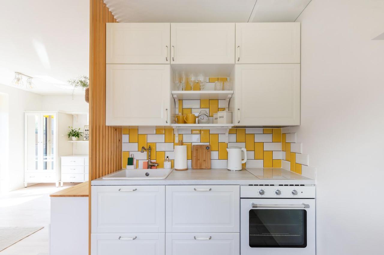 Yellow Studio Paupys Apartment วิลนีอุส ภายนอก รูปภาพ