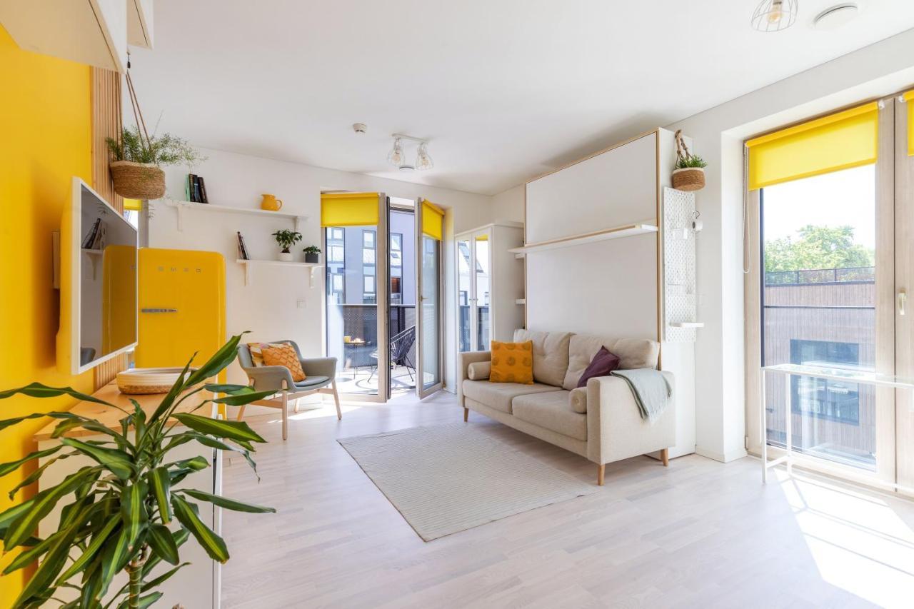 Yellow Studio Paupys Apartment วิลนีอุส ภายนอก รูปภาพ