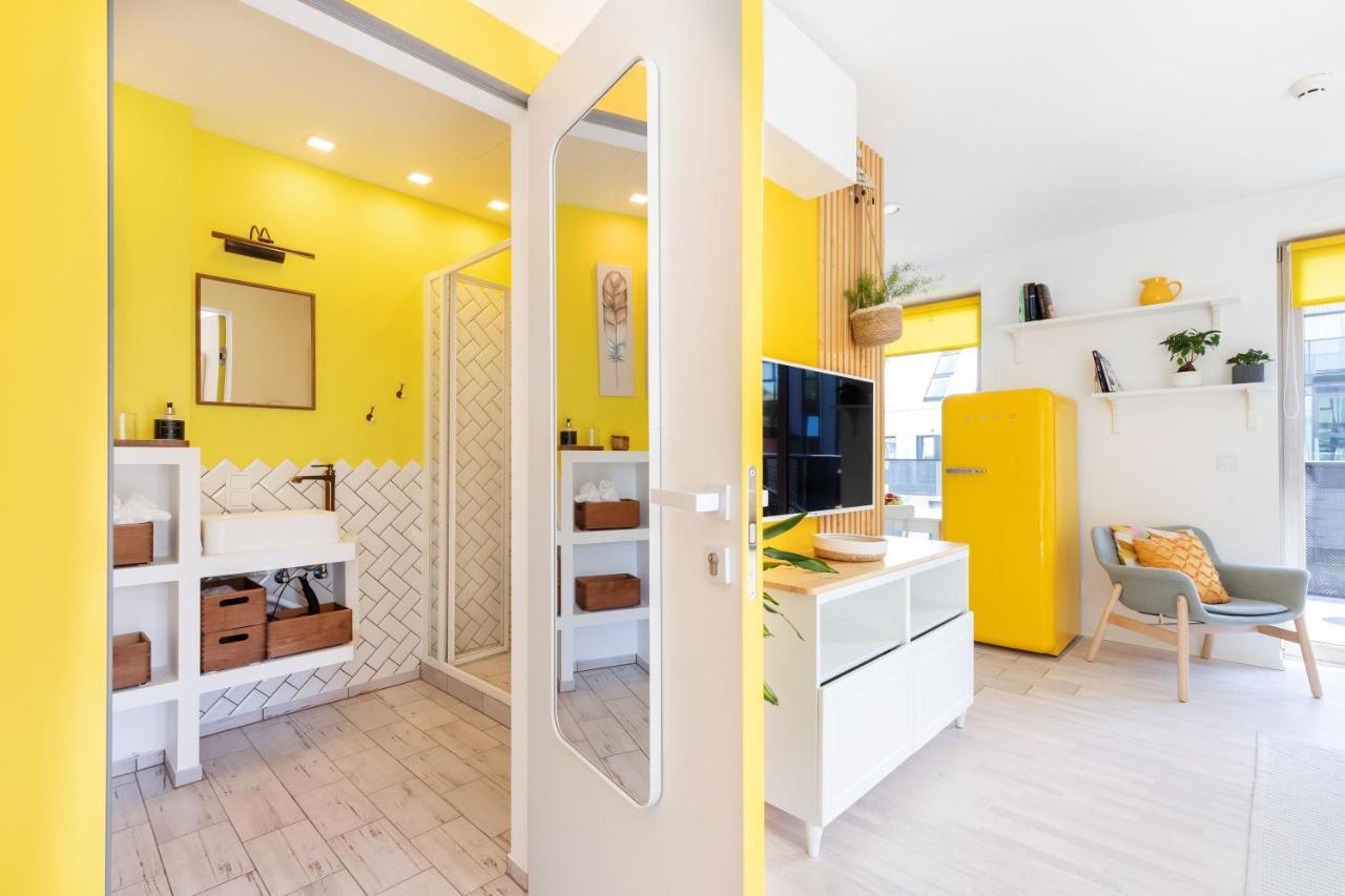 Yellow Studio Paupys Apartment วิลนีอุส ภายนอก รูปภาพ